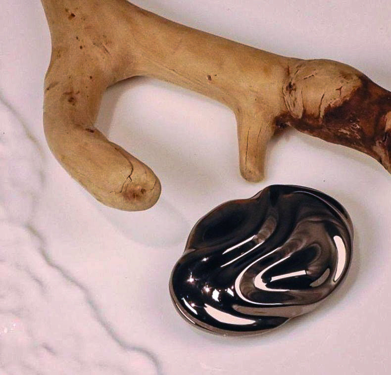 Obsidian Aura  (Yin) - Artistic Solid Perfume